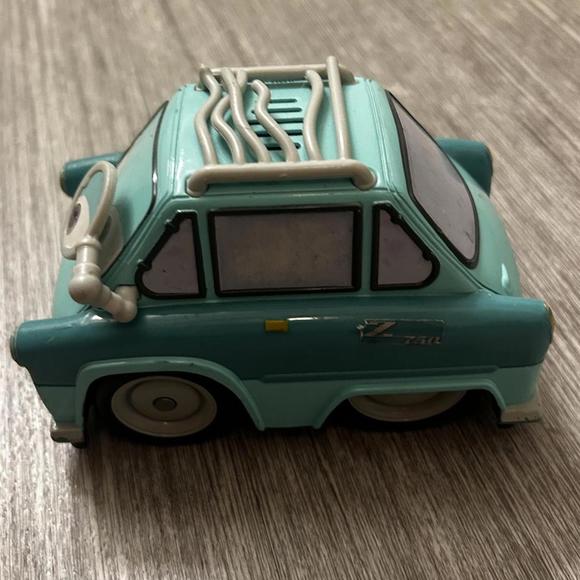 Disney Pixar Shake 'N Go Professor Z  Cars - Picture 1 of 4